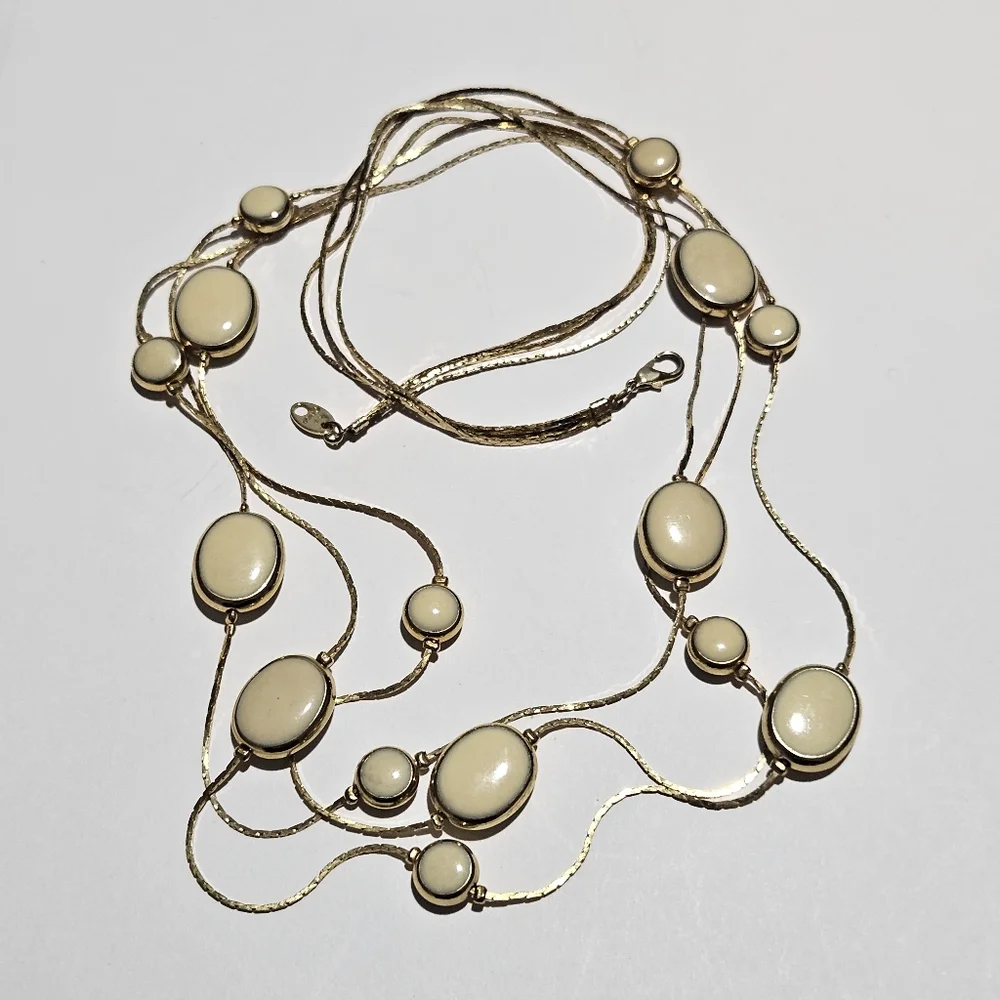Vintage Avon Gold and Enamel Necklace